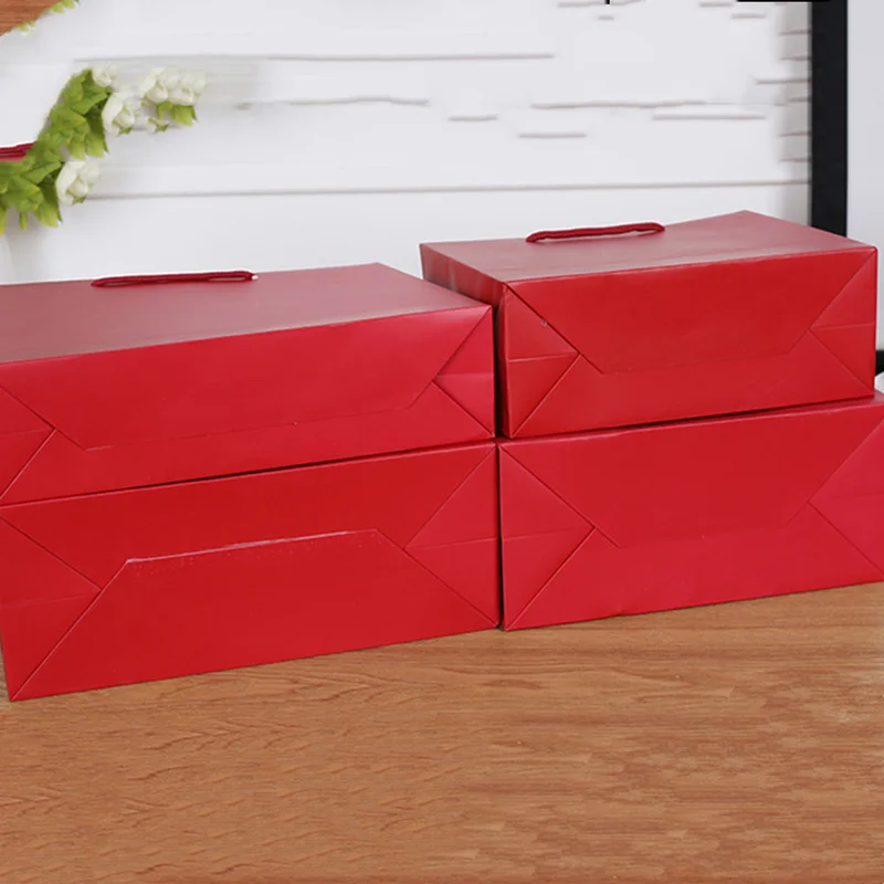 Подарочный пакет из красной бумаги с бесплатной печатью монохромный логотип 100