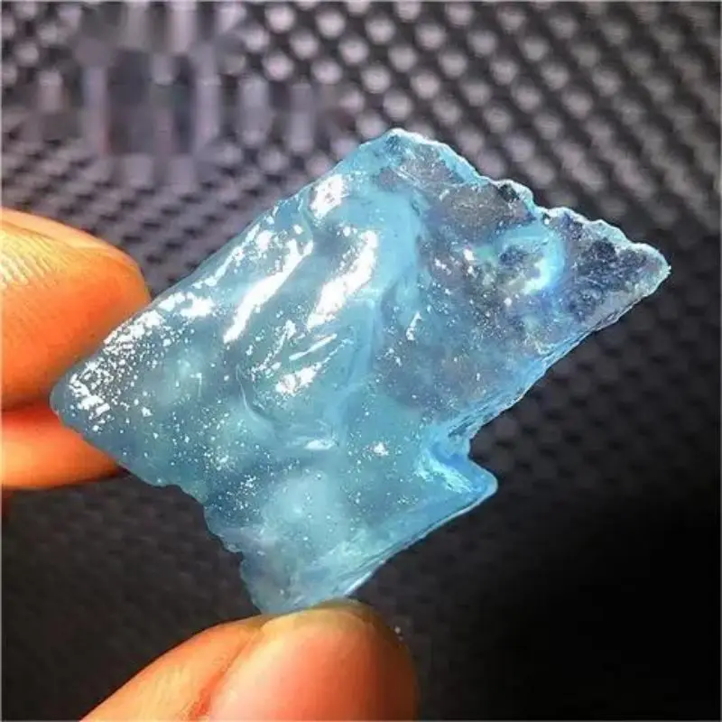 Natural Crystal Raw Ore Ice Species Marine Blue Treasure Raw Stone Carving Material Gem Bare Stone Mineral Specimen Pendant Neck