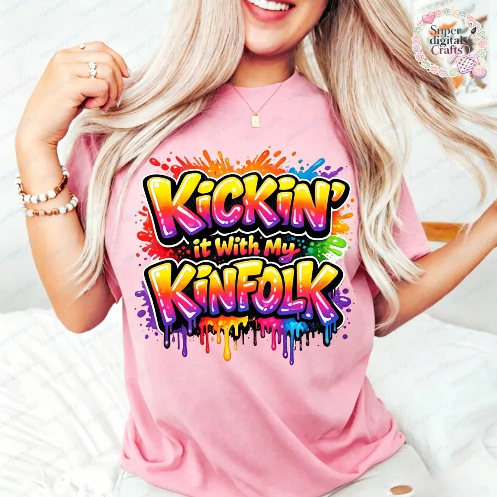 Фото Женская модная летняя футболка с коротким рукавом в стиле граффити Kickin It With My Kinfolk, красочная уличная одежда, повседневные топы №2