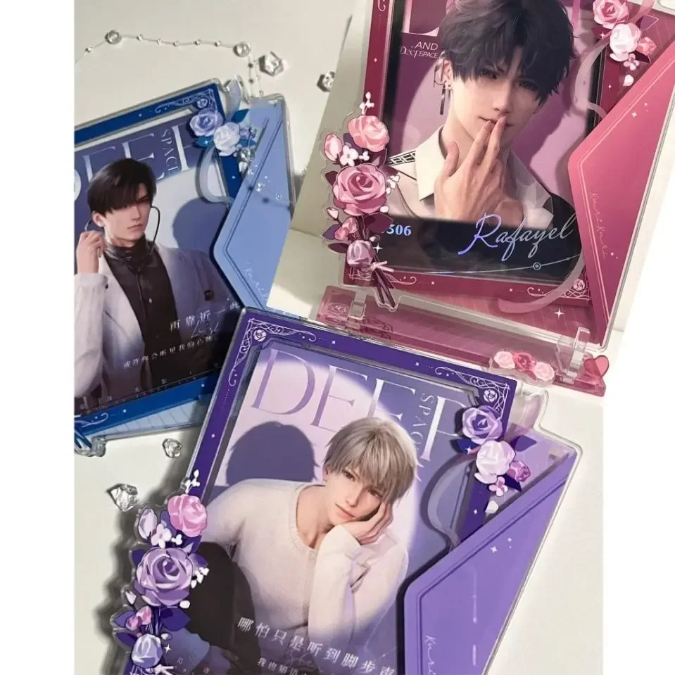 Аниме Love and Deepspace в ассортименте