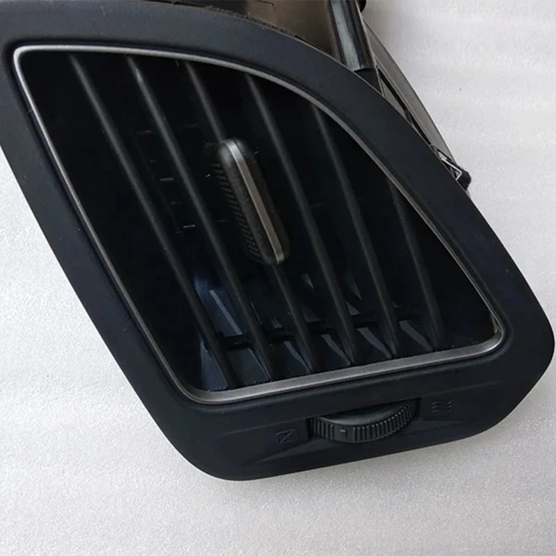 Рамка розетки кондиционера переменного тока на передней приборной панели для