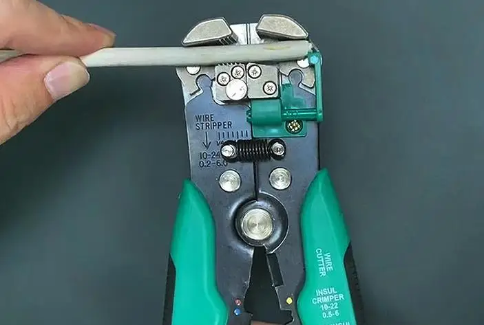 Pro'skit  Original Imported Wire Stripper Electrician 8PK-371D Automatic Stripping Shear Stripping Pliers 0.2～6.0mm²