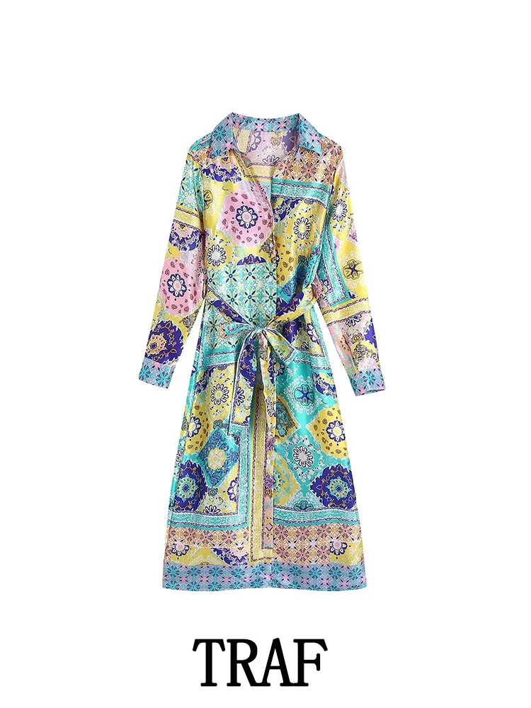 

Платье-рубашка с длинным рукавом и поясом, с принтом