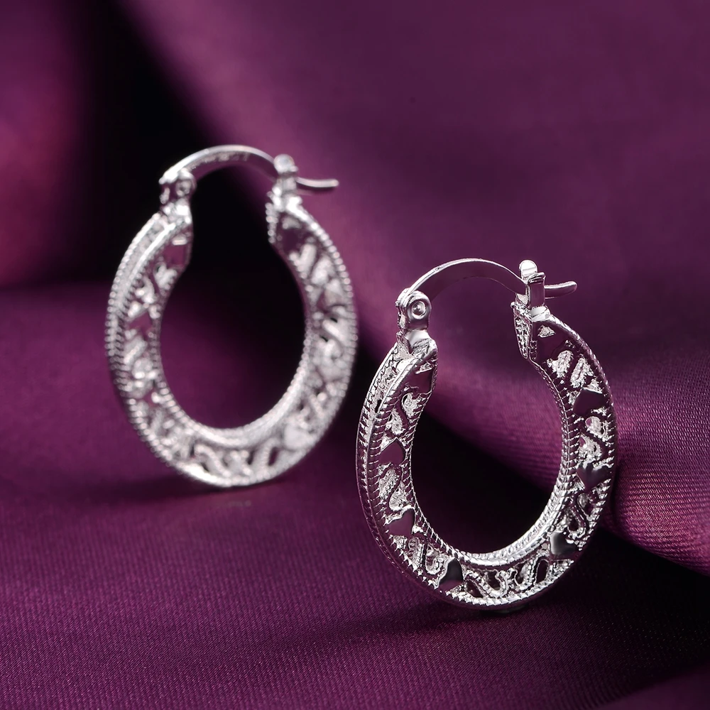 

Женские серьги из серебра 925 пробы, с резным круглым сердцем
