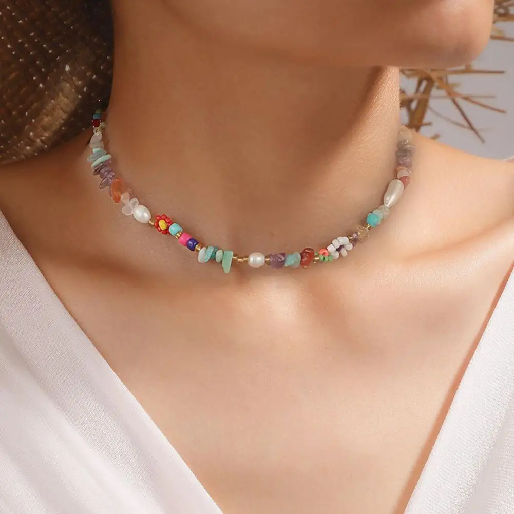 

Аксессуары для одежды, ожерелье из сплава с разноцветными бусинами из натурального дробленого камня, цепочка до ключиц, подарок на день рож...