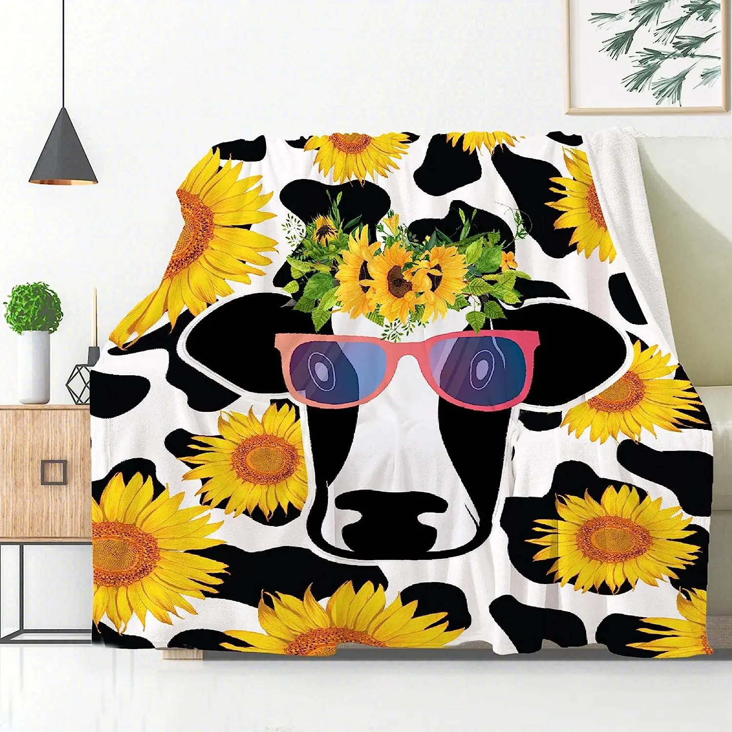 

Sunflower Cow Throw Blanket, Milk Cow Print Blanket Plush for Baby Girls Boys Gifts, Ultral Soft Lightweight Cozy Flower