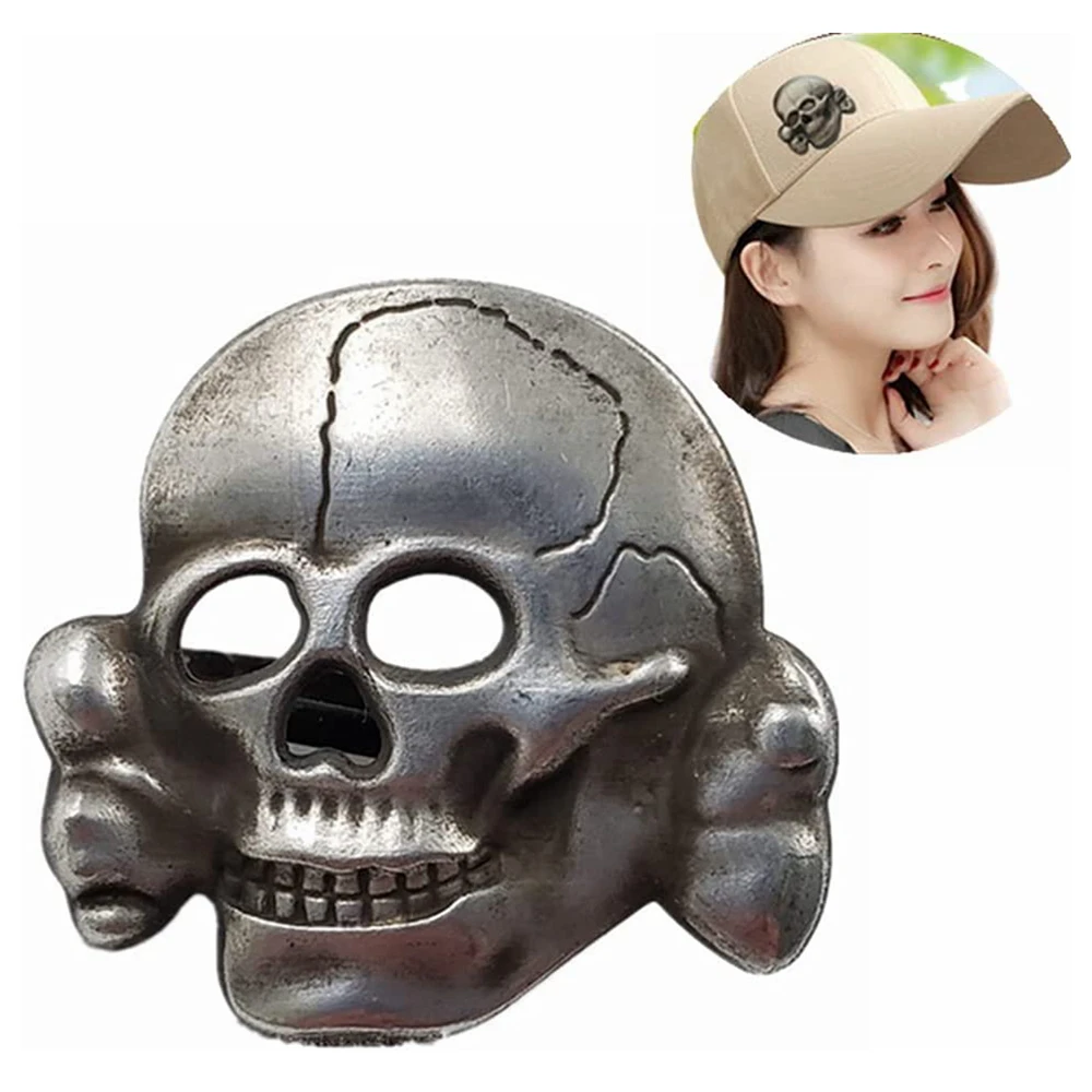 

Металлическая брошь-значок в виде черепа