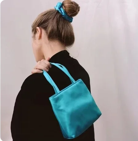 Шелковая сумка премиум-класса нишевая ручная Женская винтажная квадратная для