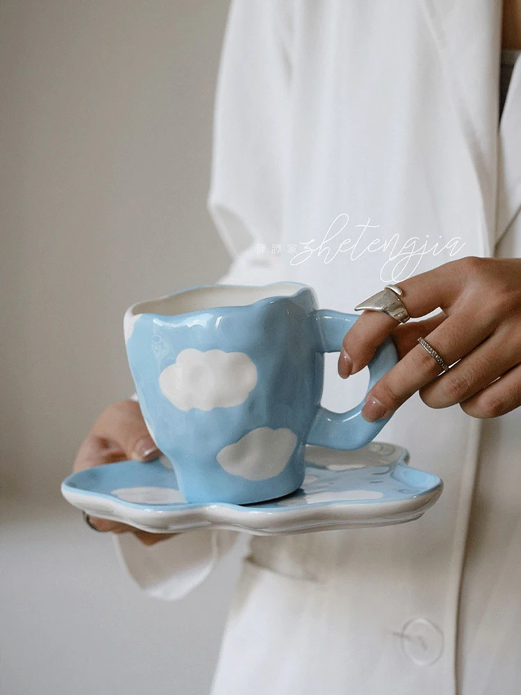 

Корейская керамическая чашка для кофе с ручной росписью, голубое небо, белое облако, блюдца, красивая чашка для воды высокого уровня