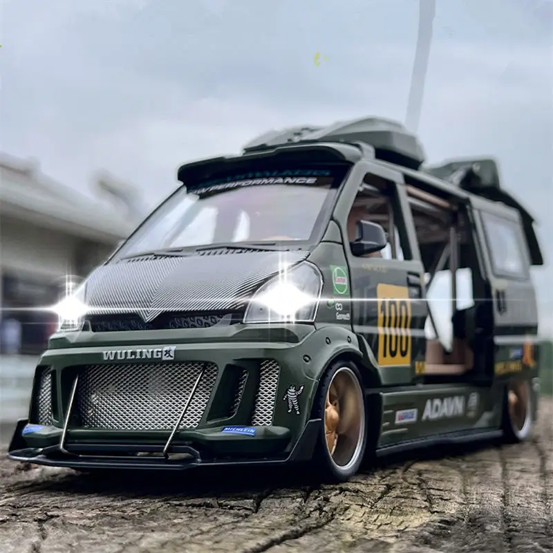 Модель спортивного автомобиля Wuling 1:24 литая металлическая модифицированная
