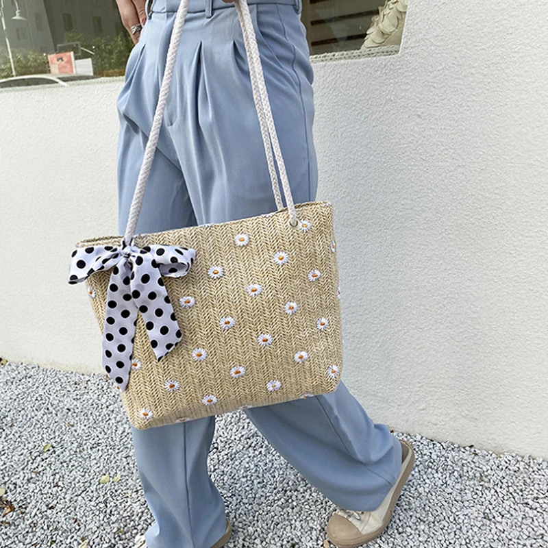 

Straw Braided Silk Scarf One-shoulder Handbag New Style Ladies Large-capacity Fashion Simple Handbags Summer Travel Beach Bag