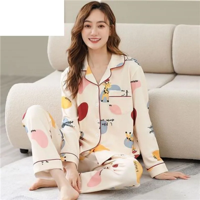 Женский пижамный комплект из двух предметов