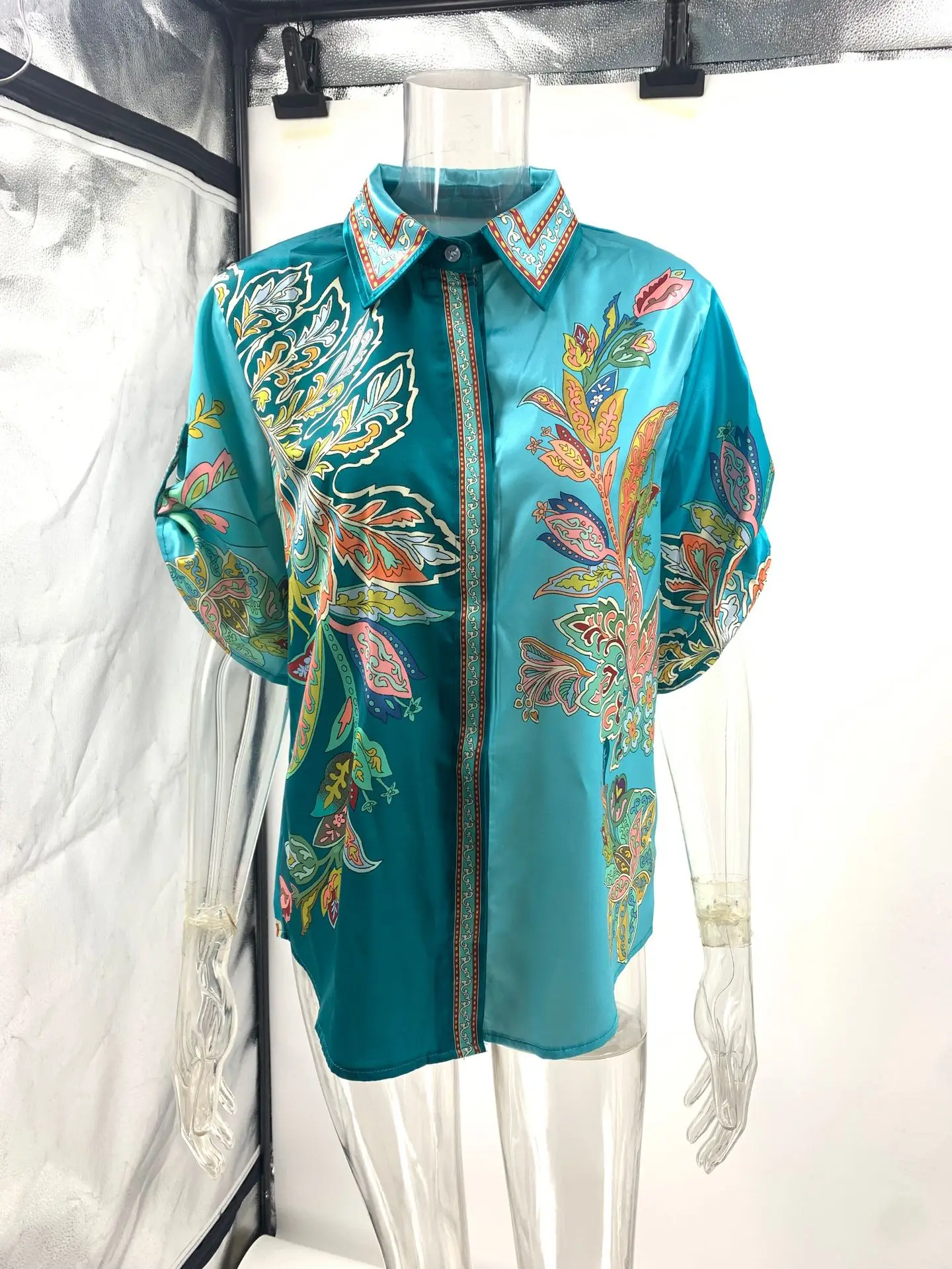 Женские атласные широкие брюки с винтажным принтом блузка коротким рукавом и