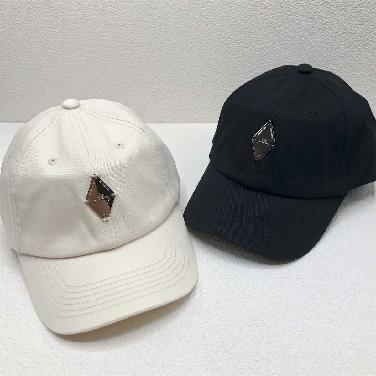 

Korean Version of Fashion Letters Men's and Women's Baseball Caps Casual Summer Outdoor Sun Protection Women's Sun Hats