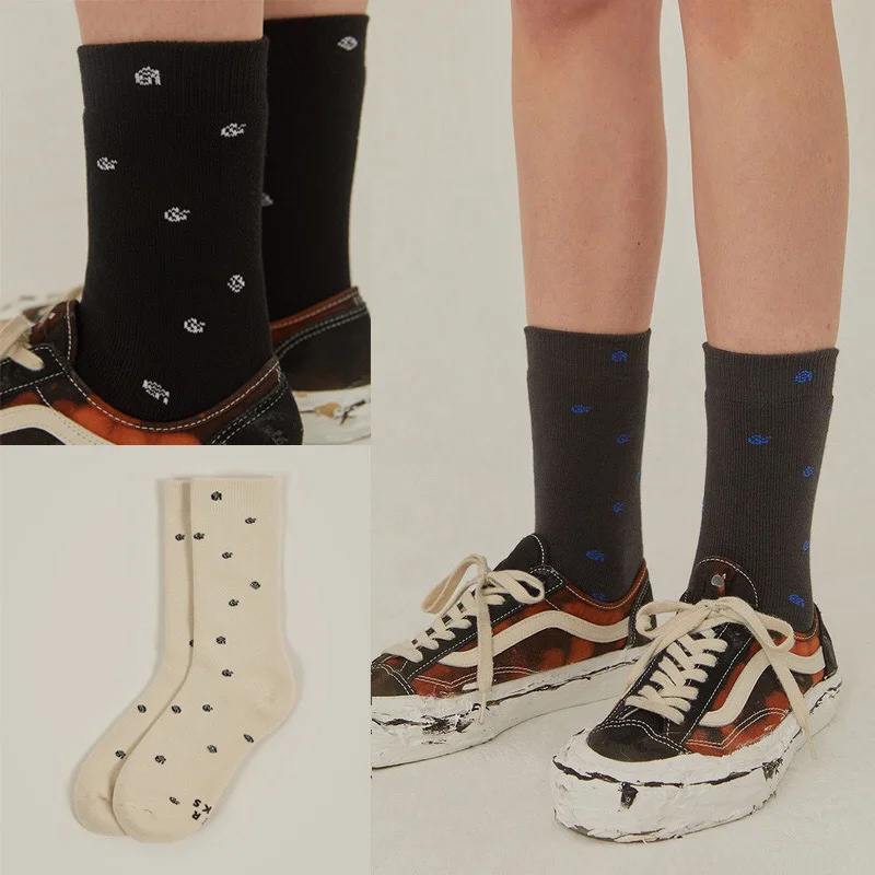 

Autumn and winter new ader handbag pattern sports socks cotton medium tube socks men's and women's fashion socks