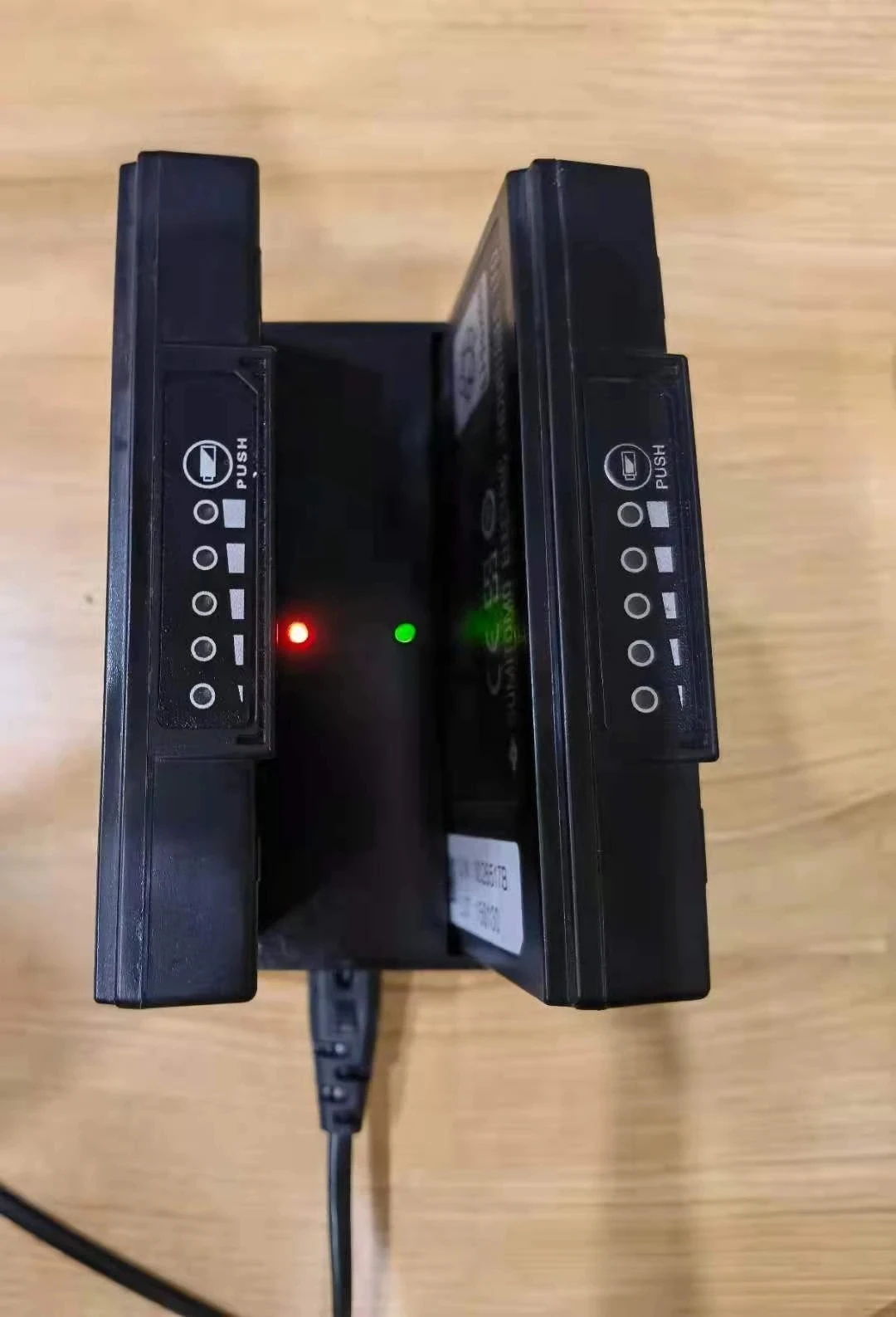 2 in 1 BU-11 BU-16 Battery Charger Base with Battery Charge for T-81C Z1C T-72C T-82C T-600C T400+ Fiber Fusion Splicers