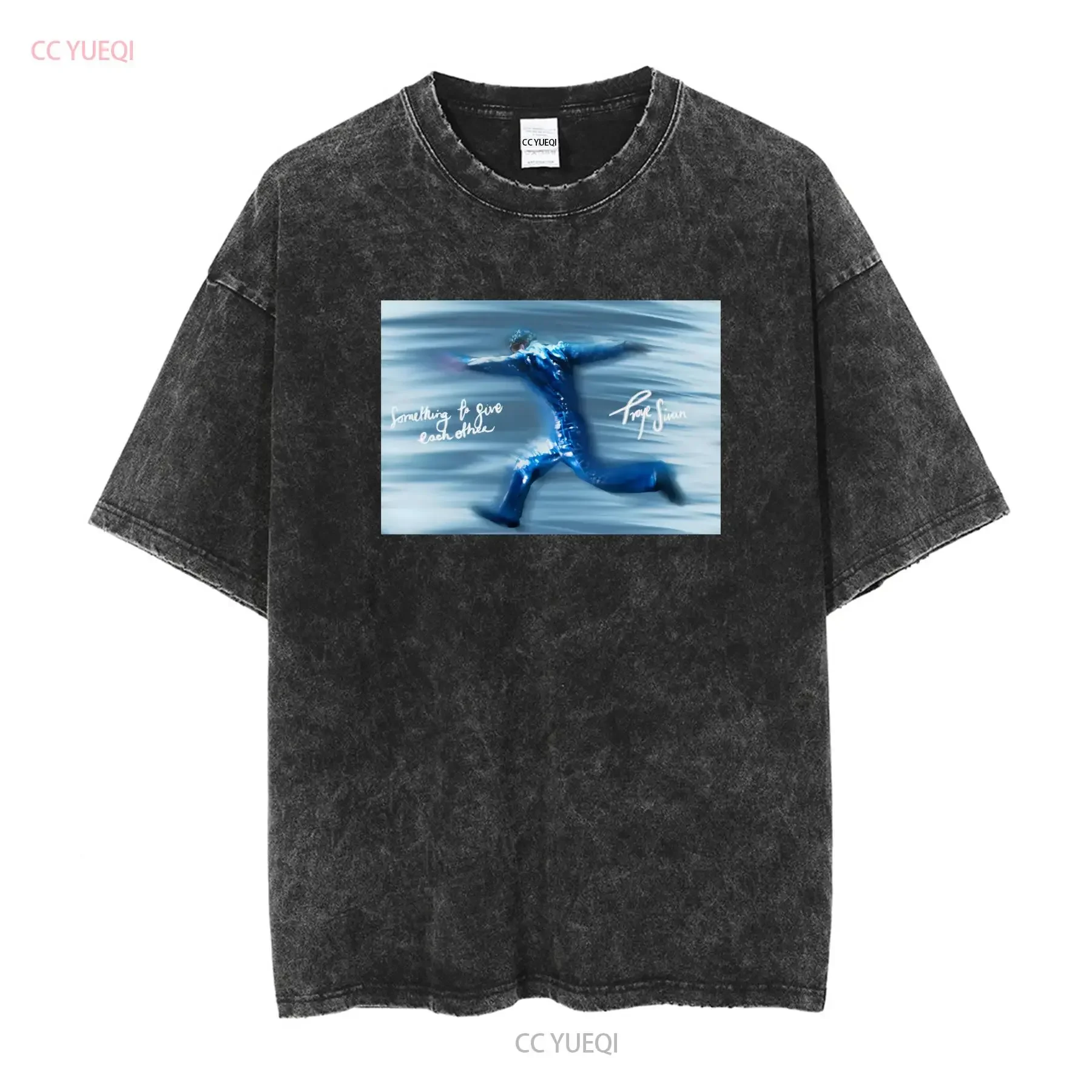 Фото ФУТБОЛКА Troye Sivan Something To Give Every Other Album S 5XL GC1226 винтажная стираная домашняя графика слегка повседневная стильная мягкая №2