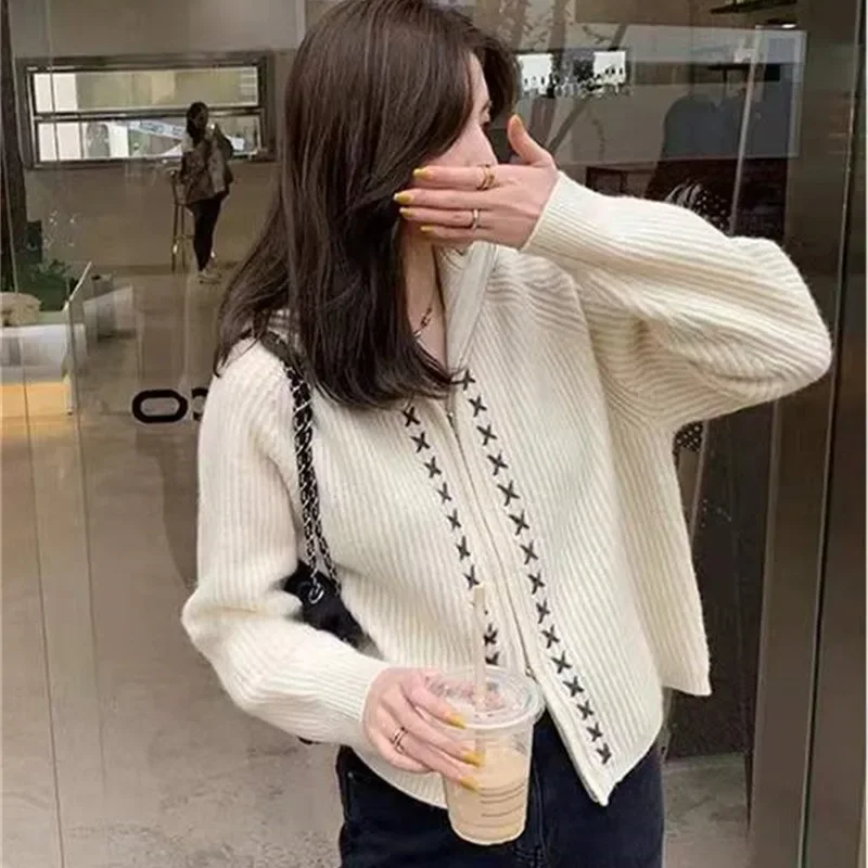 

Женский винтажный трикотажный кардиган оверсайз с V-образным вырезом