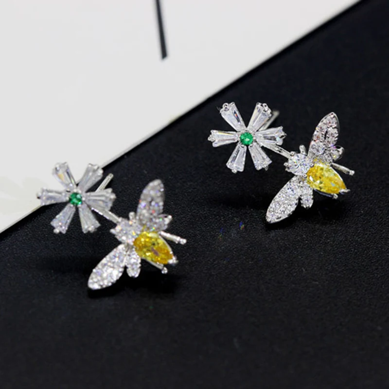 

Foydjew Small Bee Stud Earrings Female Temperament Korean Simple Rhinestone Flower Daisy Earring Niche Personalized Ear Jewelry