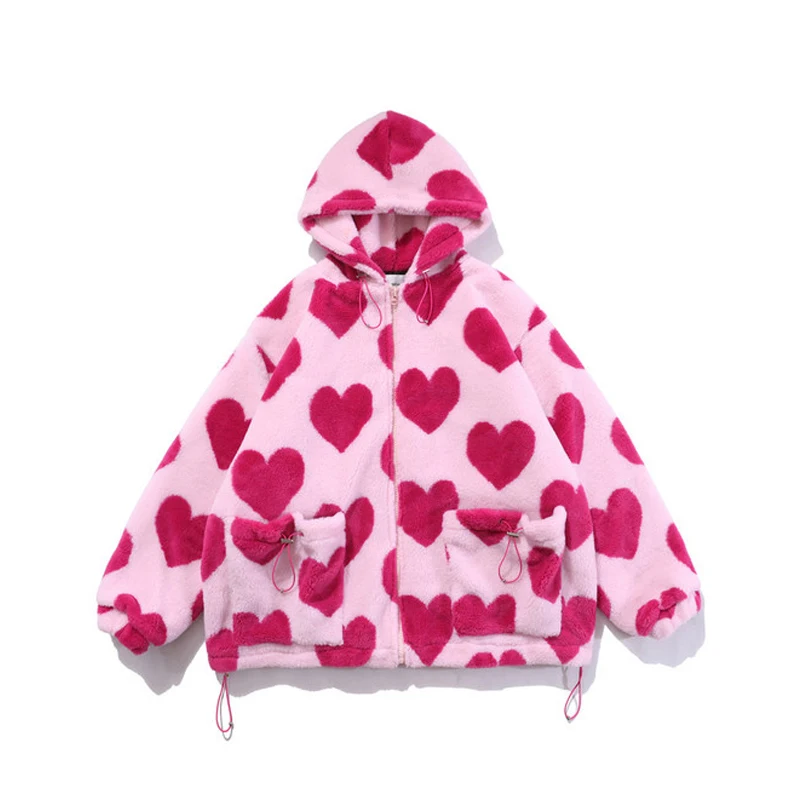 

Куртка женская зимняя из овечьей шерсти с принтом сердечек и карманами на шнурке