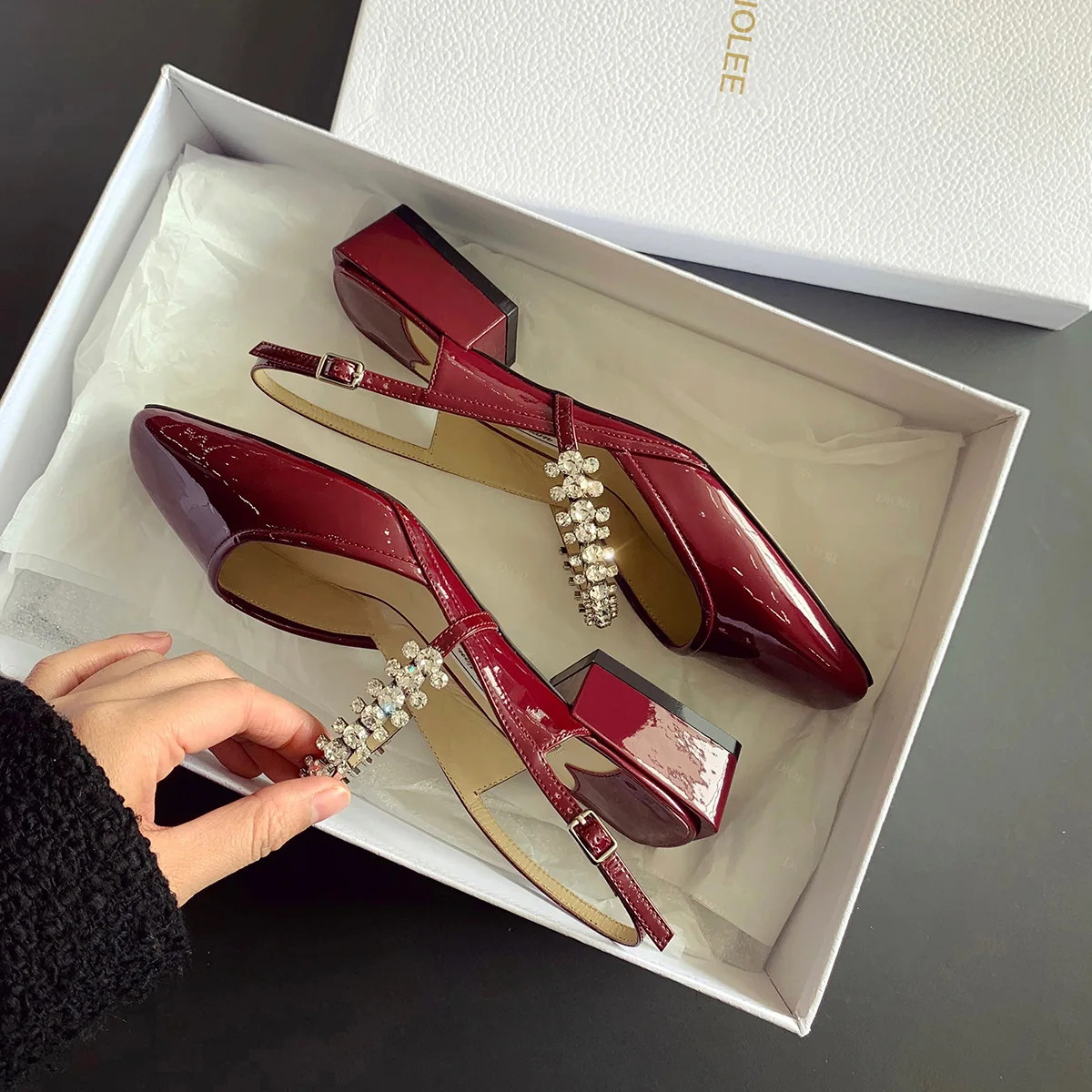 2022 Low Heel Square Toe Fashion Crystal Shoes Women Leather Pumps One-word Drill Belt Thick Heel Mary Jane Sandals Women Pumps