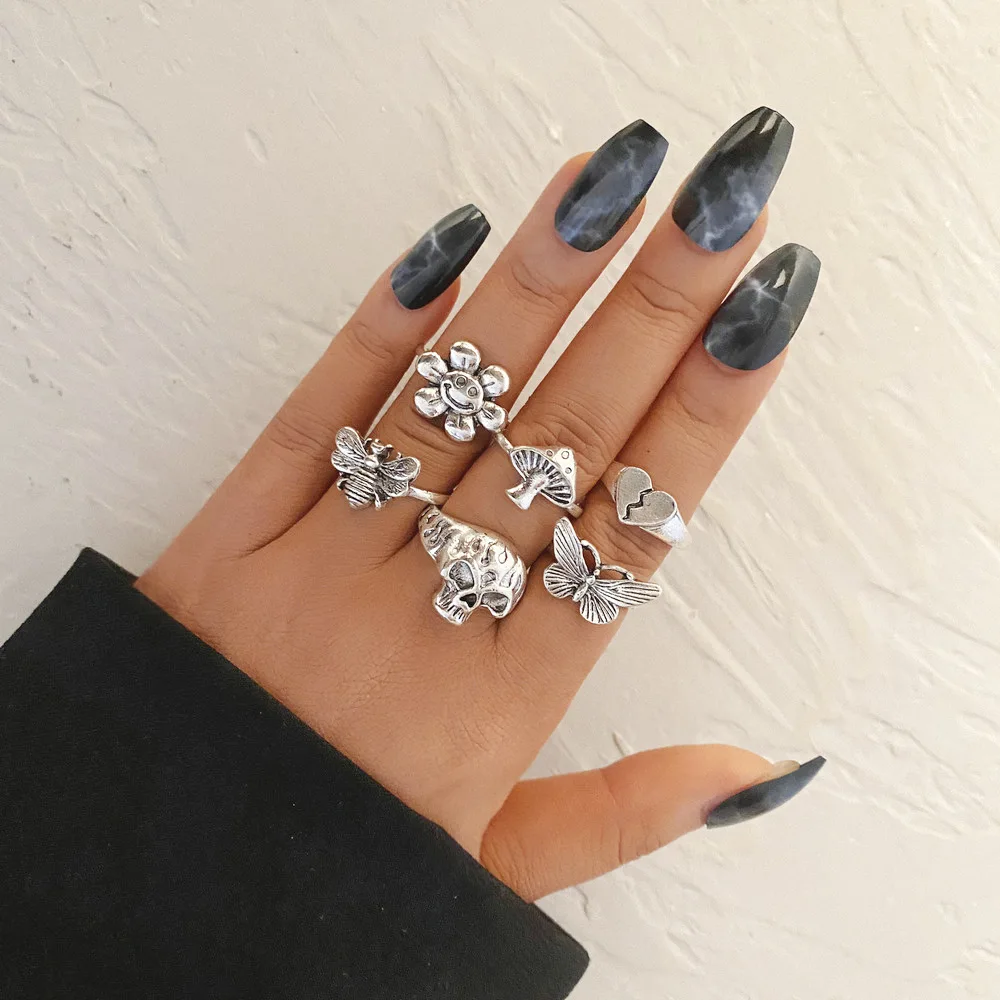 

Boho New Metal Personality Mushroom Ring Set 6-piece Retro Flower Bee Skull Butterfly Joint Ring for Women Jewelry Gifts