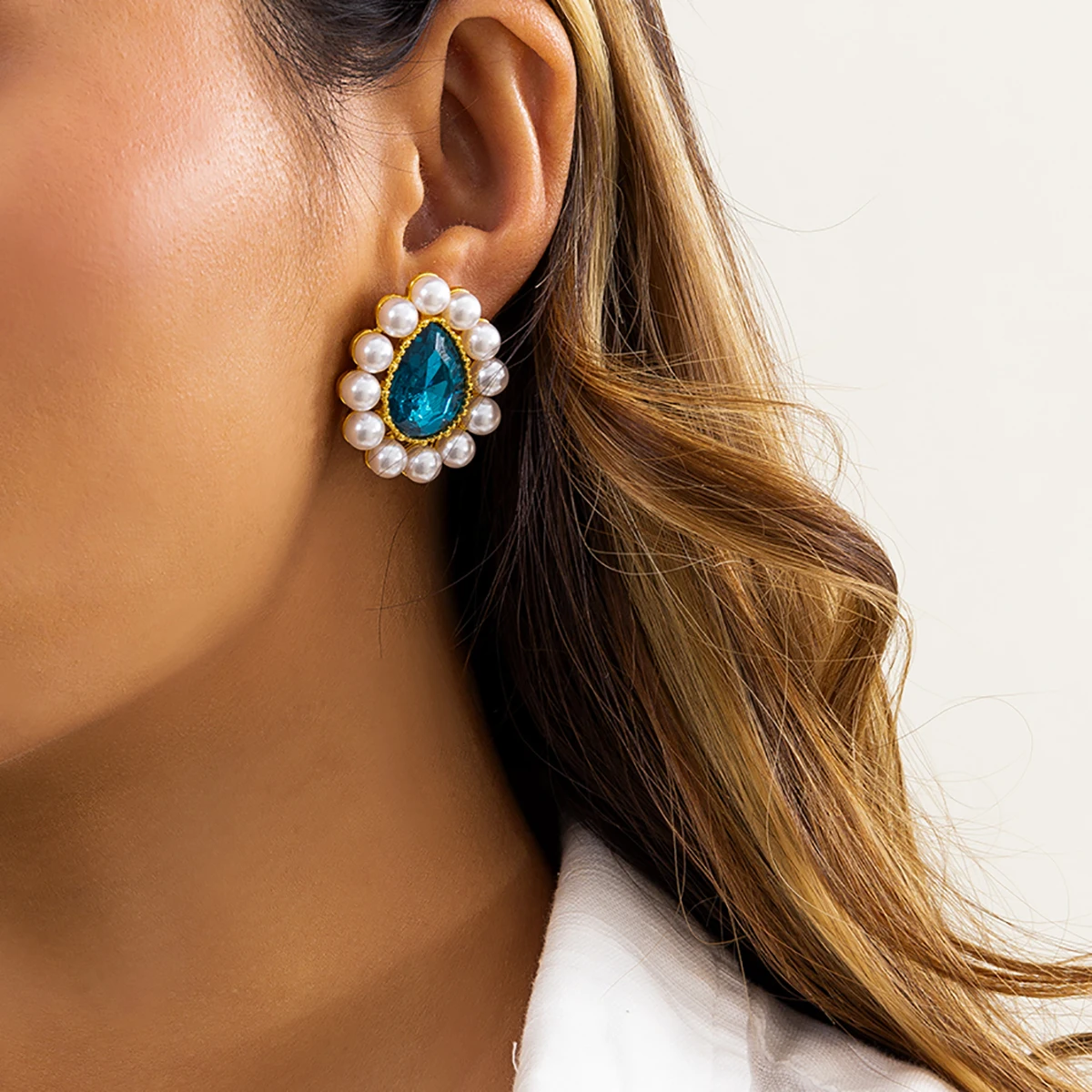 

Pearl Crystal Stud Earrings for Women Luxury Colorful Fashion Small Drip Wedding Earrings 2022 Ladies Trendy Jewelry Girls Gifts