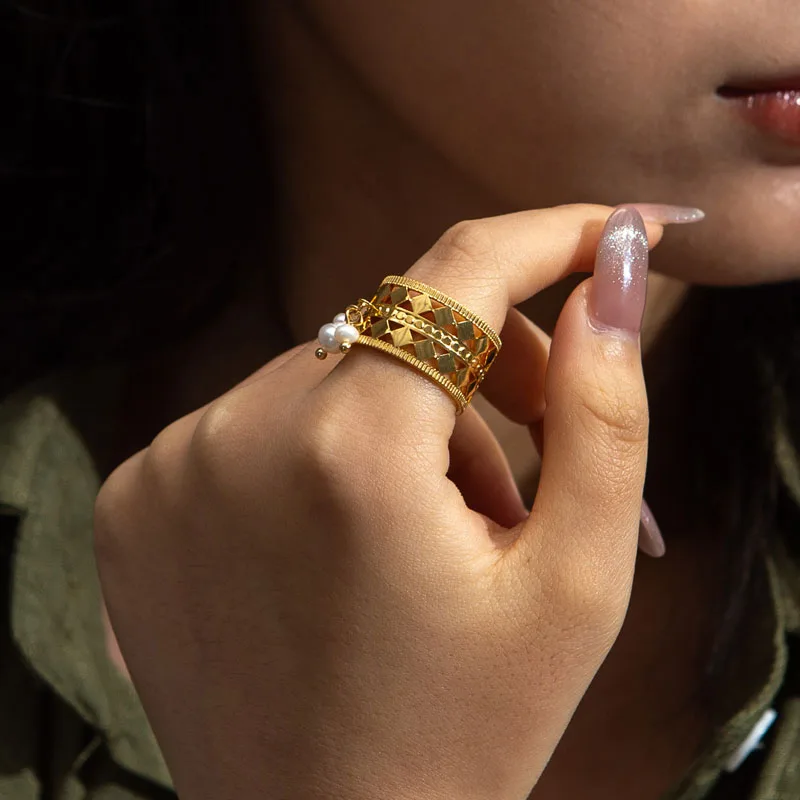 Кольцо с позолотой в стиле ретро