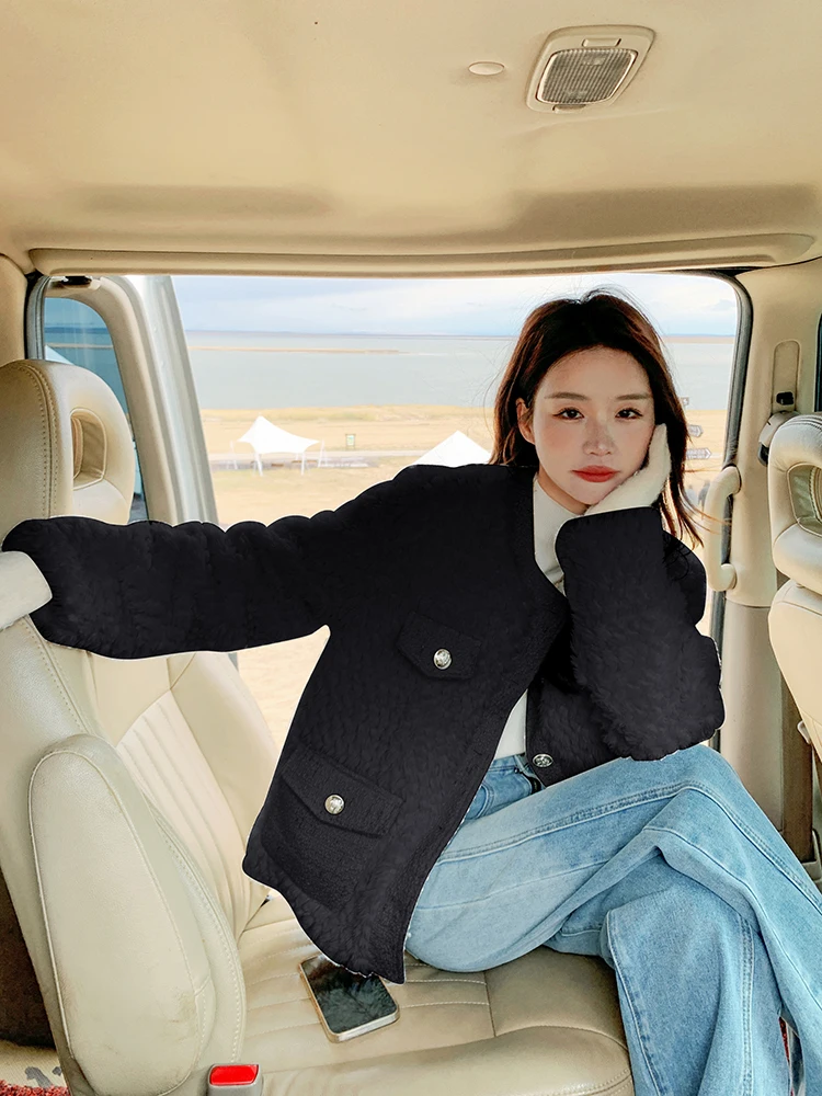 Женская верхняя одежда из овечьей шерсти небольшого дизайна новинка зимы 2024