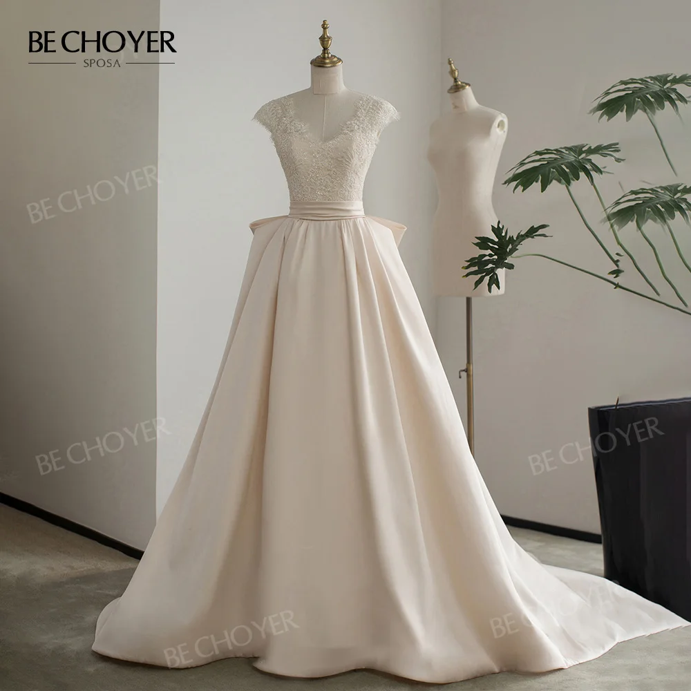 

Wedding Dress Lace V-neck A-Line Satin Bow Sleeveless Button Bride Gown 2023 Court Train Princess BECHOYER B331 Vestido de Noiva