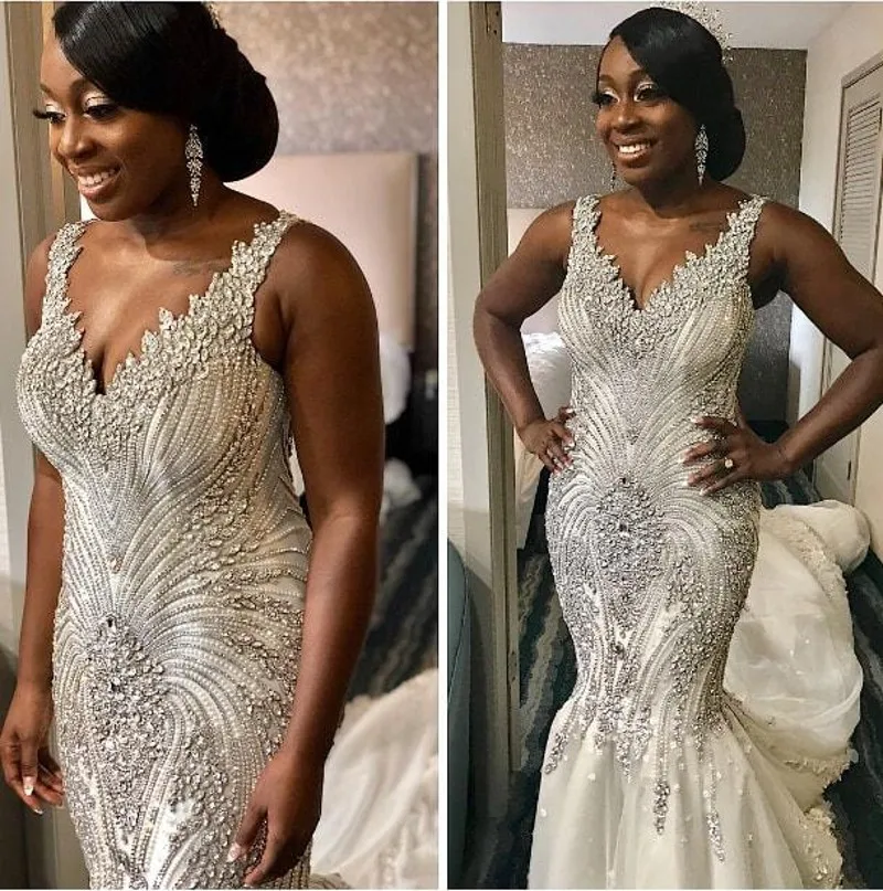 

Luxurious 2022 Mermaid Crystals Arabic Dubai Plus Size Wedding Dress V-neck Flowers Beaded Tulle Bridal Gown Robe De Mariée