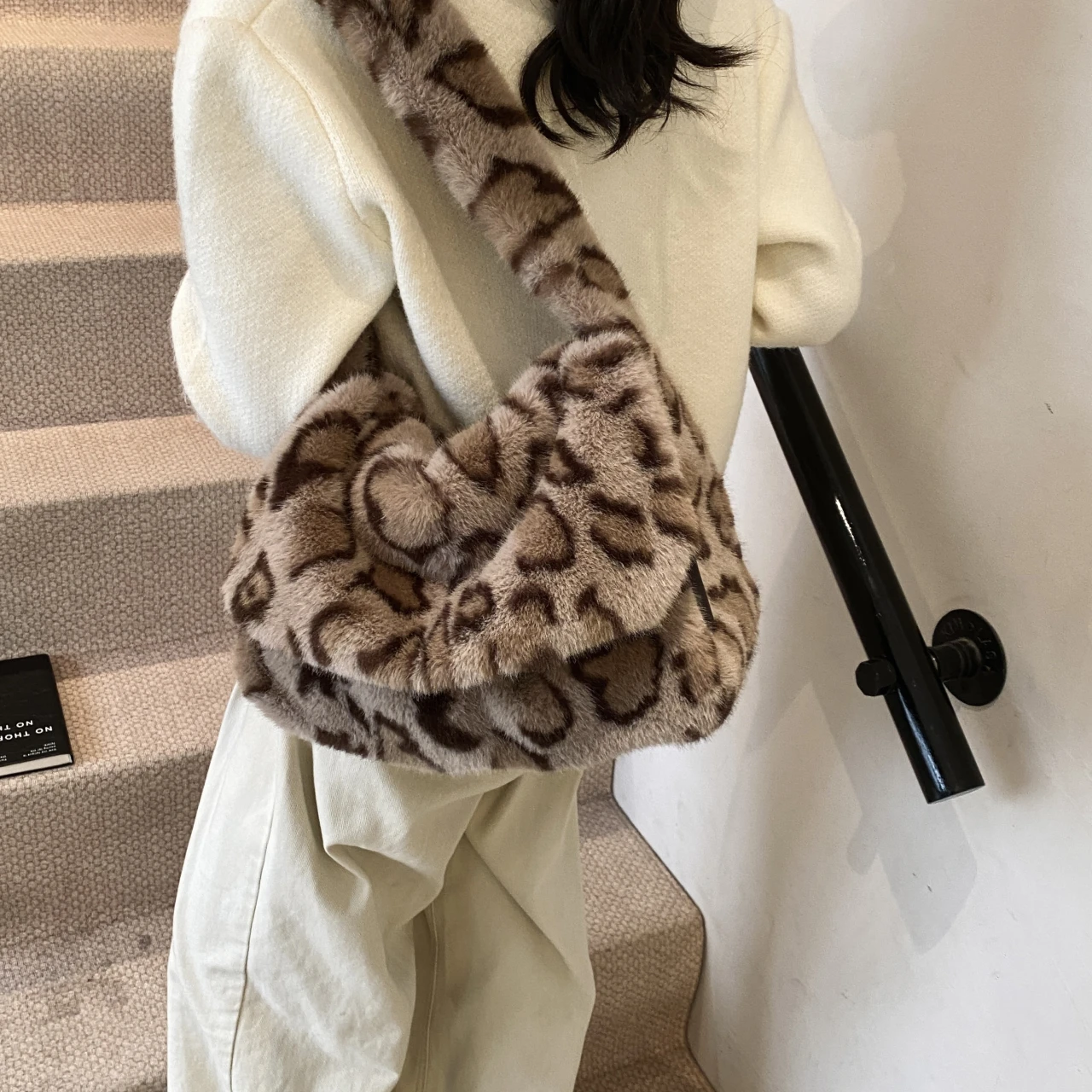 Женская сумка через плечо из ткани ягненка теплые пушистые меховые сумки большие