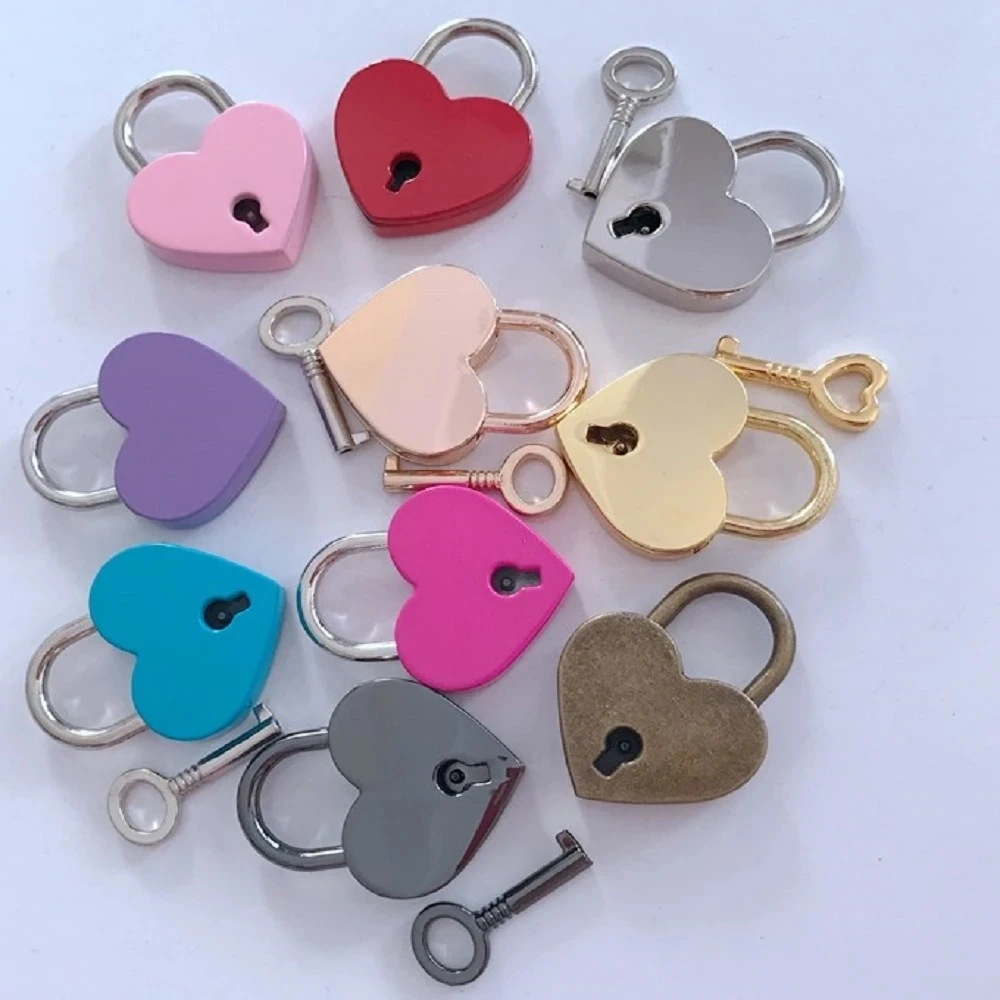 

Heart Shape Vintage Metal Mini Padlock Bag Suitcase Luggage Box Key Lock with Key Mini Locker Book Backpack Decor Locks