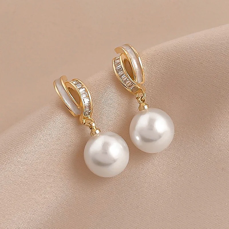 

New Korean Fashion Trend Exquisite Luxury High Quality Imitation Pearl Earrings Gift Banquet Wedding Women Jewelry Earrings 2022