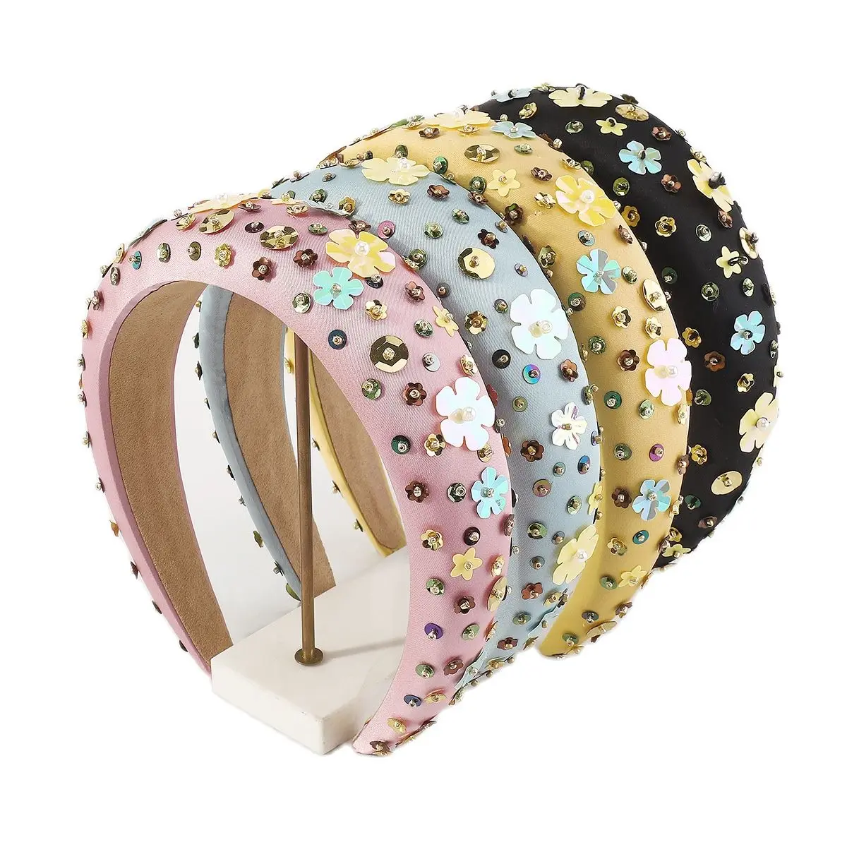 

Повязка на голову с искусственным жемчугом и блестками