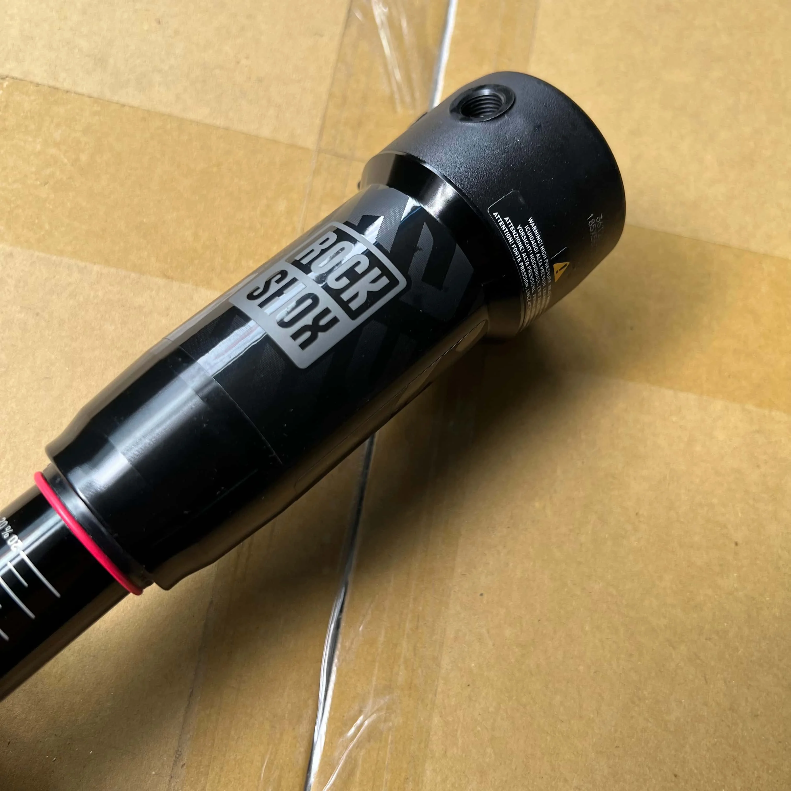 Фото Задний амортизатор ROCKSHOX Deluxe MTB Trail Bike Debon Air 185/205/225, шторка, пневматический софтхтейль, задние дегуты MTB №4