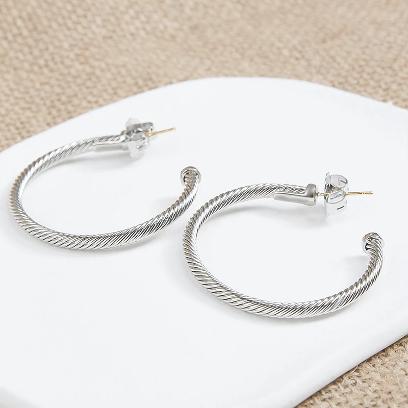 Серьги-кольца женские витые серебристые с-образной формы 3 мм