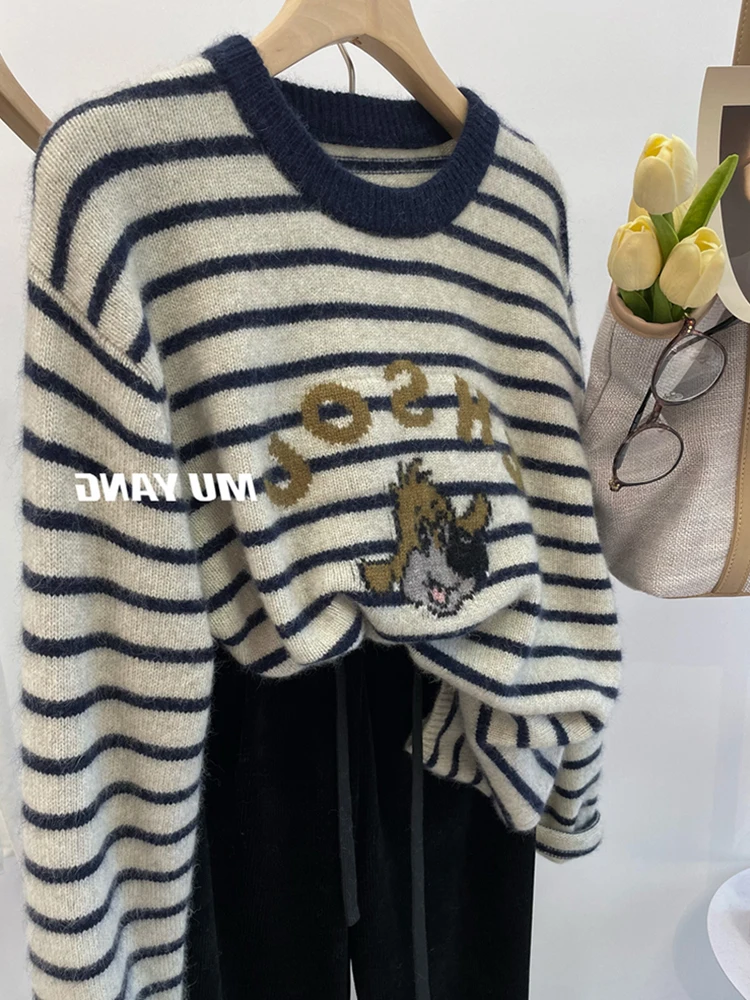 

Модный женский свитер в Корейском стиле, модель 2023 года, универсальный тонкий свободный свитер в полоску с вышивкой для весны и осени
