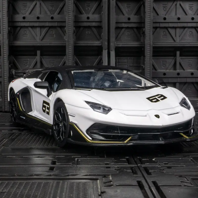 

Спортивная модель автомобиля из сплава, в масштабе 1:24