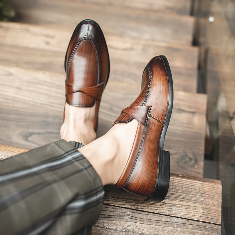 Деловые мужские кожаные туфли с острым носком повседневные мокасины из