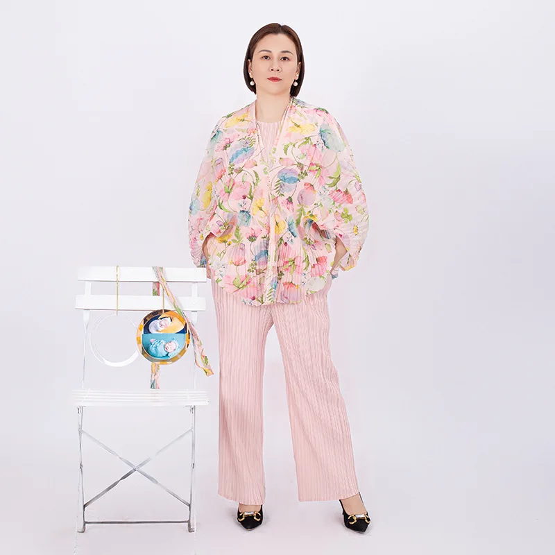 

Плиссированная Новинка 2023, жилет с принтом, женский костюм из трех предметов свободного кроя, со шнуровкой