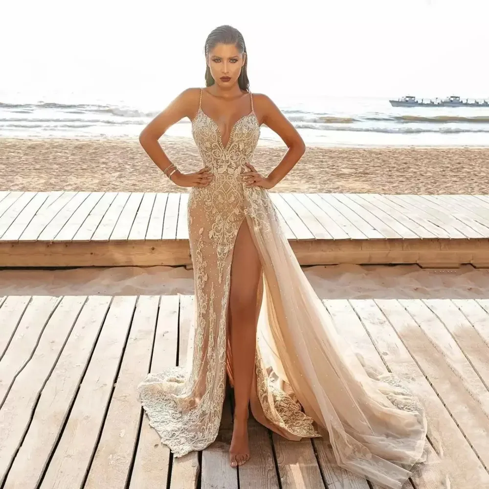 

2022 High Split Champagne Mermaid Prom Dresses Spaghetti Straps Lace Beaded Evening Gowns Overskirt vestido de novia