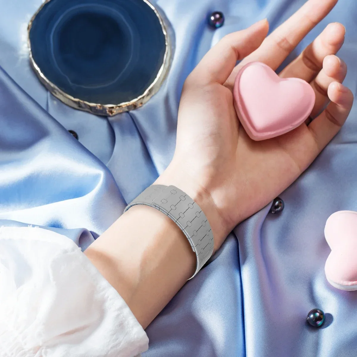 Ремешок силиконовый магнитный для Apple Watch Band Ultra 2 браслет IWatch Series 9 8 7 6 SE 5 4 49 мм 44 40 38