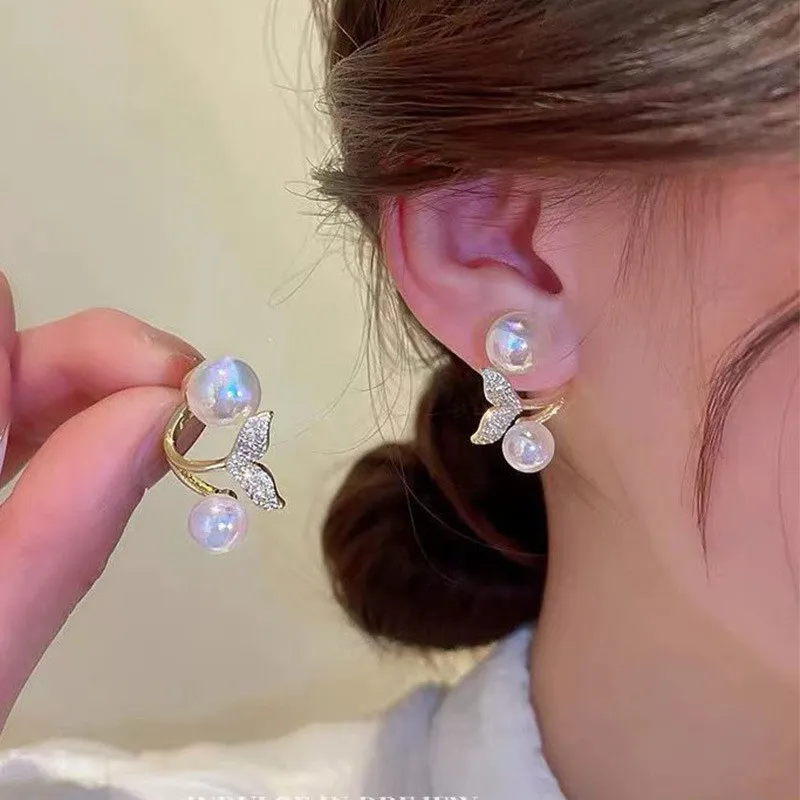 

New Korean Light Luxury Zircon Fishtail Pearl Stud Earrings For Women Fashion Crystal Imitation Pearl Earring Girl Party Jewelry