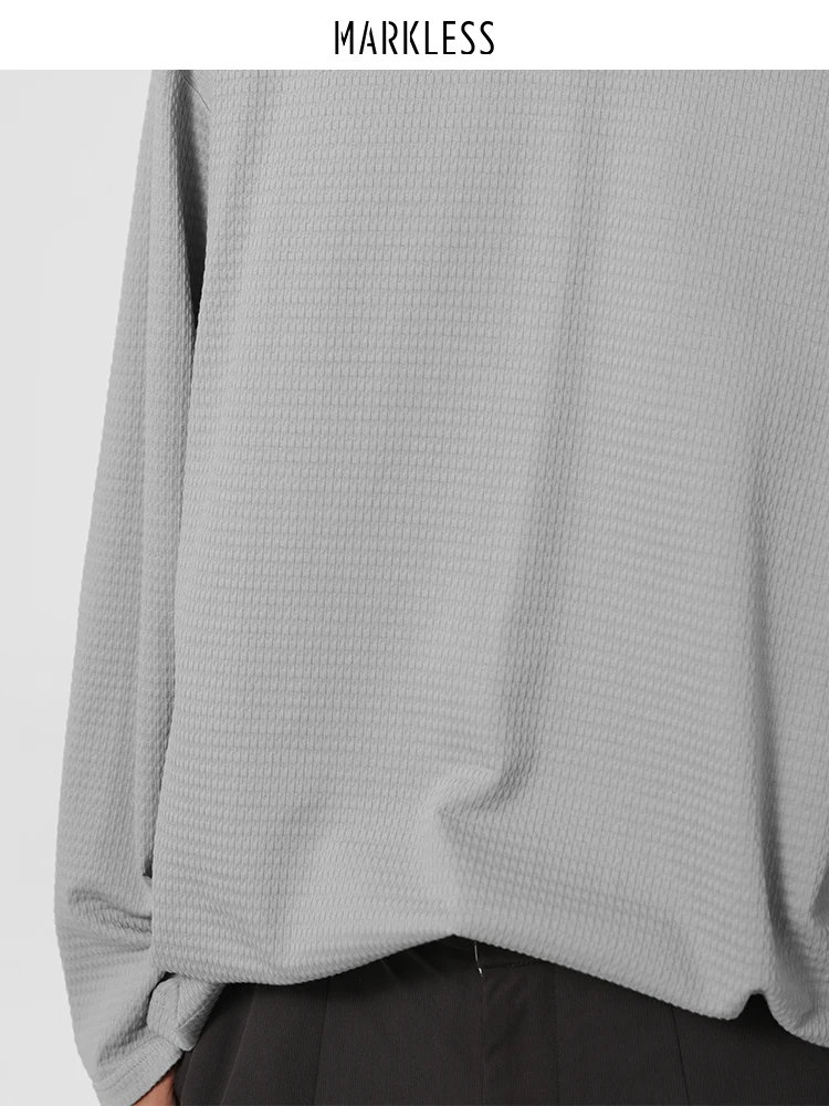 Мужская футболка без маркировки с круглым вырезом белая свободная длинными