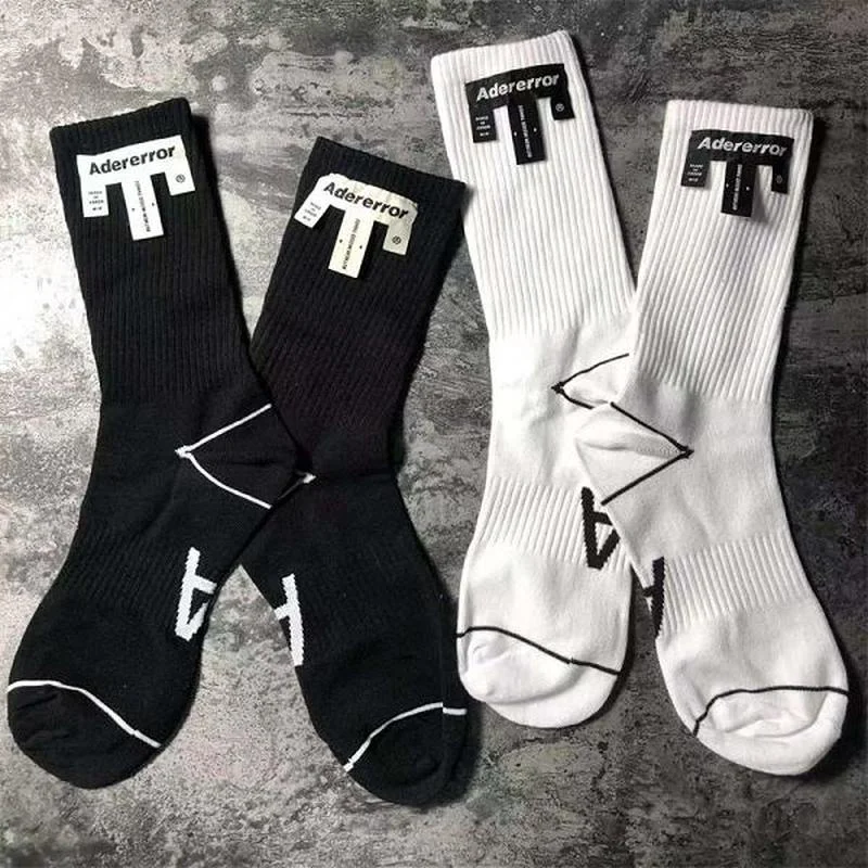 

Новый стиль 22SS, швейные этикетки в полоску с алфавитом, носки ошибки для мужчин и женщин, 100% хлопок, для улицы, четыре сезона, рассеиватель де...