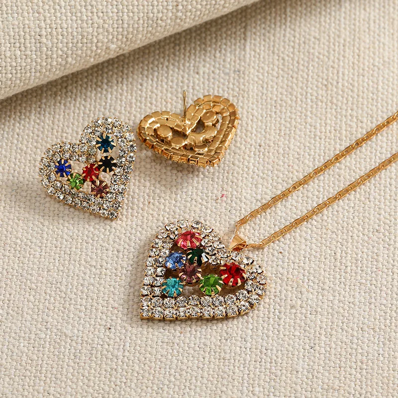 

Classic Colorful Crystal Necklace Earring Set for Girls Heart Charm Pendants Chain Necklaces Love Stud Earring Sets for Wedding