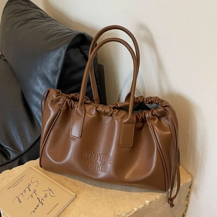 

Leisure Soft Face Large Capacity Bag for Women 2023 New Fashion Personality One Shoulder Underarm Bag ins Handheld Tote Bag