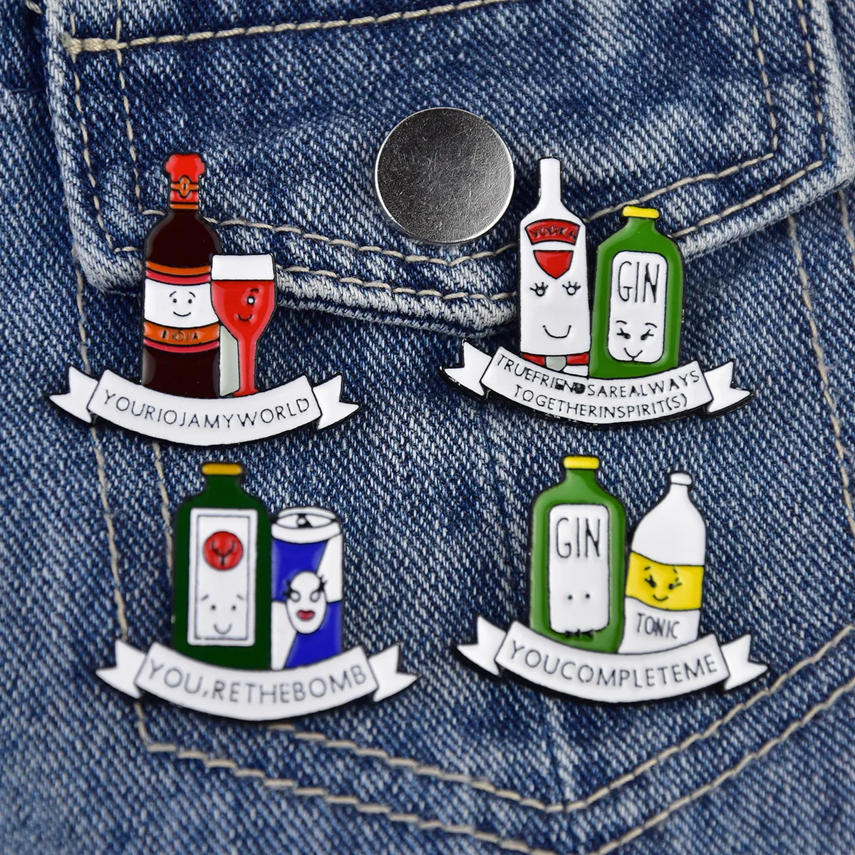 Металлическая брошь в виде бутылки вина пива колы кофе шампанского