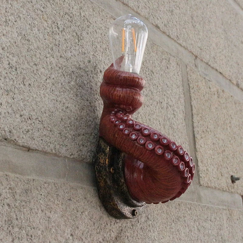 Ретро светильник в виде щупальца монстров с лампочками подвесной на стене